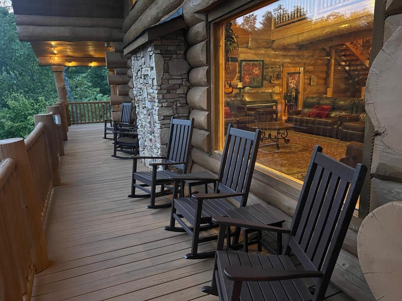 Big Bear Ridge Lodge - Breathtaking Mountain Views And Private Forest Scenes In Amazing Large Log Cabin Gatlinburg Kültér fotó