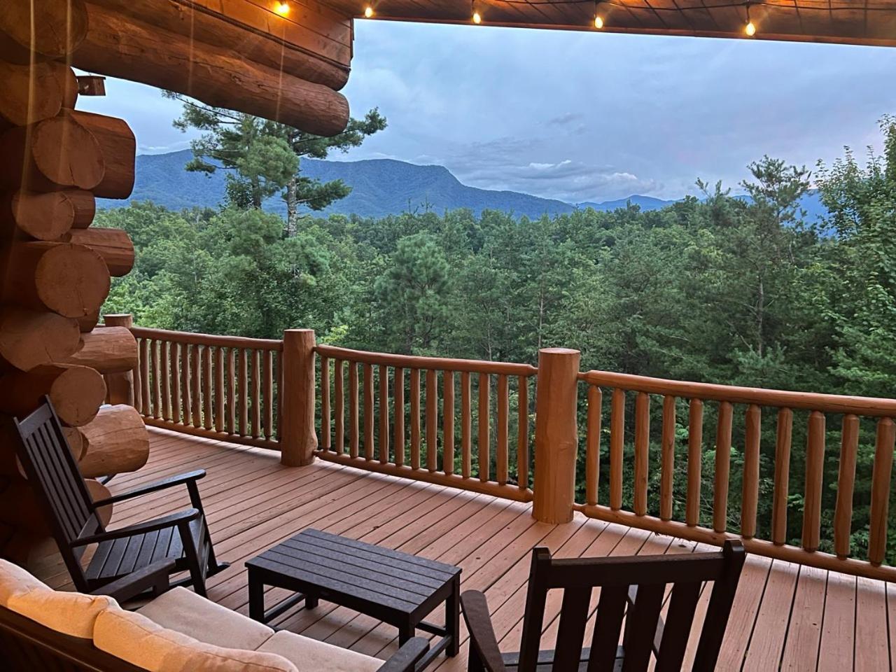 Big Bear Ridge Lodge - Breathtaking Mountain Views And Private Forest Scenes In Amazing Large Log Cabin Gatlinburg Kültér fotó